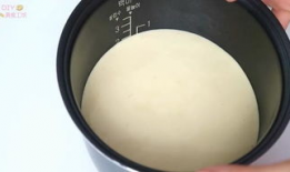 电饭煲做蛋糕视频教程,简易蛋糕制作教程